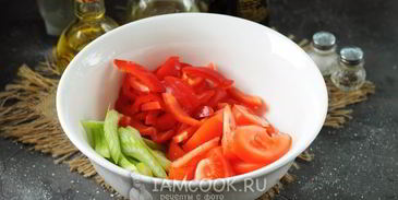 салат с булгуром и овощами