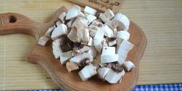 салат с корейской морковкой и грибами