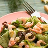 Рецепт Салата с креветками и перепелиными яйцами