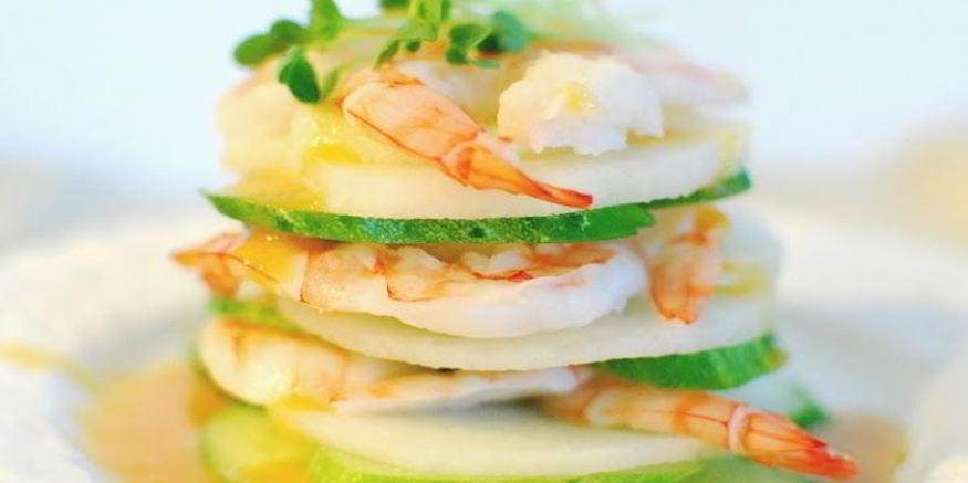 Рецепт салата с креветками и яблоком