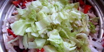 салат с курицей и фасолью весна