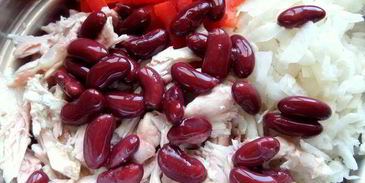 салат с курицей и фасолью весна