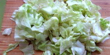 салат с курицей и фасолью весна