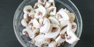 салат с шампиньонами и крабовыми палочками