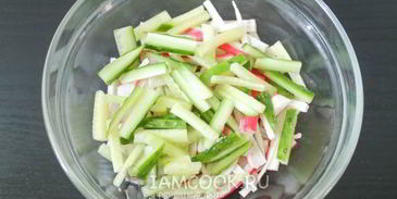 салат с шампиньонами и крабовыми палочками