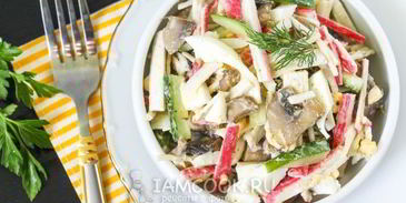 салат с шампиньонами и крабовыми палочками