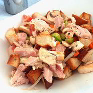 Рецепт Салата с тунцом и сухариками