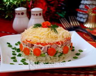 Салат слоеный с ветчиной и сыром