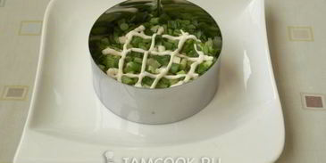 салат слоеный с ветчиной и сыром