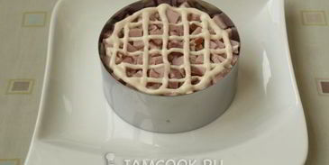 салат слоеный с ветчиной и сыром