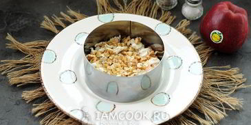 салат тиффани с виноградом и грецкими орехами