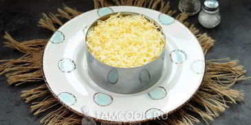 салат тиффани с виноградом и грецкими орехами