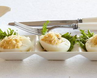 Фаршированные яйца Цезарь