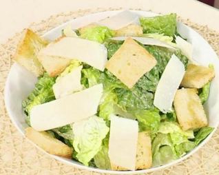 Классический салат Цезарь