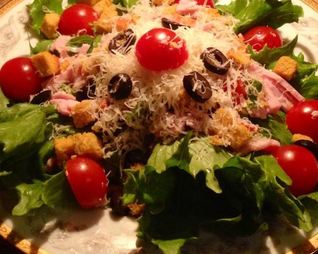 Салат Цезарь Бесхитростный