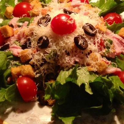 Салат Цезарь Бесхитростный