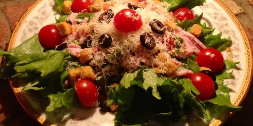 Рецепт салата цезарь бесхитростный