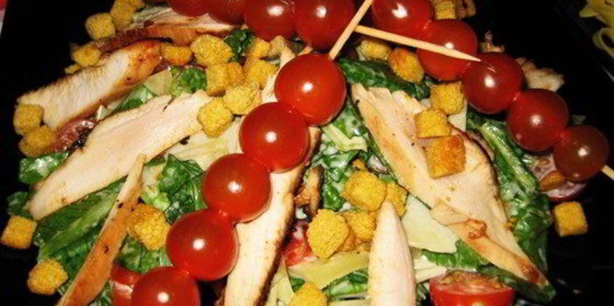 Рецепт салата цезарь с курицей и беконом