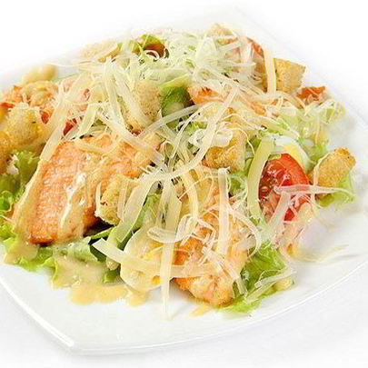 Салат Цезарь с лососем