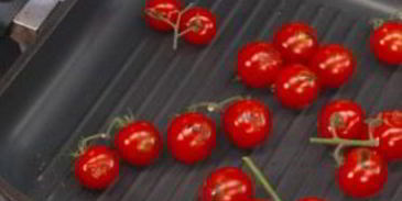 салат цезарь с помидорами