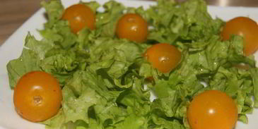 салат цезарь с рыбой