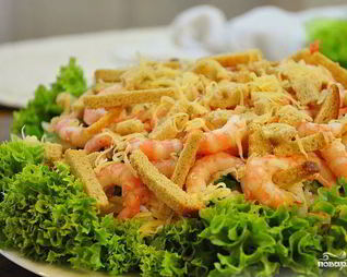 Салат Цезарь слоеный