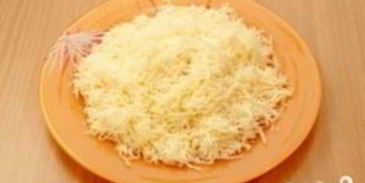 салат цезарь слоеный