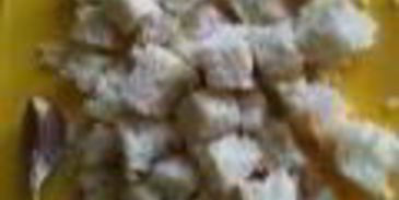 салат цезарь в лодочках из авокадо