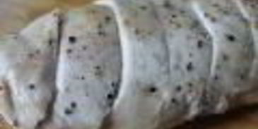 салат цезарь в минималистическом стиле