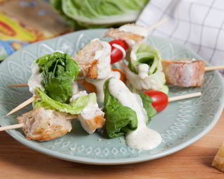 Шашлык из куриной грудки под соусом Цезарь