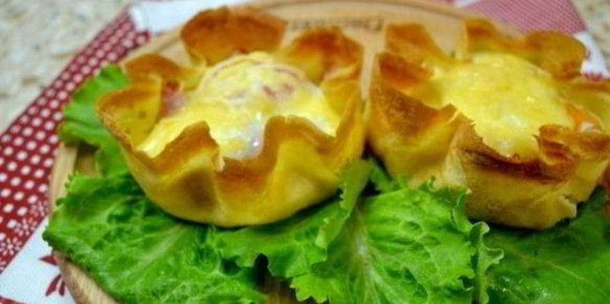 Рецепт салата в блинных мешочках