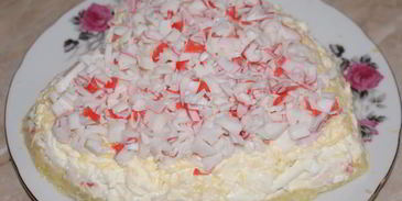 слоеный салат с крабовыми палочками и картофелем