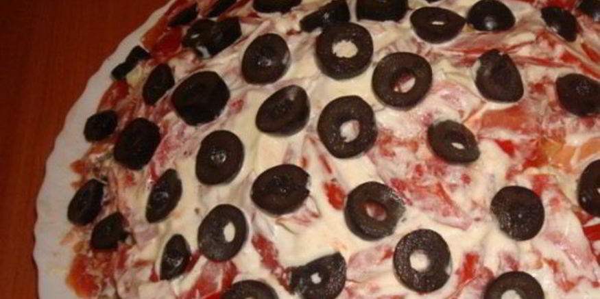 Рецепт слоеного салата с курицей и грибами