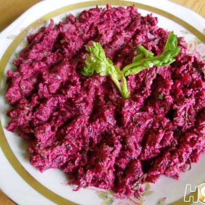 Свекольный салат с орехами