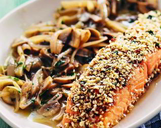Лосось с грибным винегретом