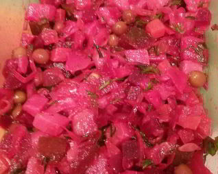 Винегрет из запеченных овощей с квашеной капустой