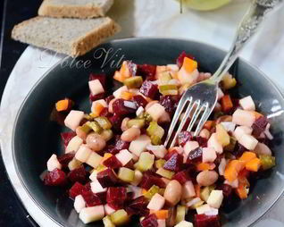 Винегрет с яблоком