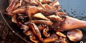 борщ с грибами и фасолью