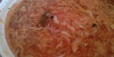 борщ с кислой капустой на перепелах