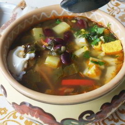 Борщ с щавелем и фасолью