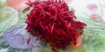 борщ со свекольной ботвой