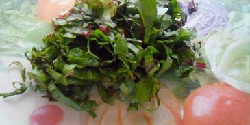 борщ со свекольной ботвой