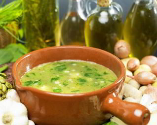 Холодный борщ со шпинатом