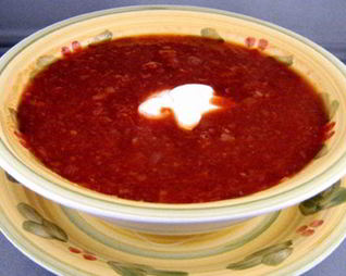 Красный борщ с курицей