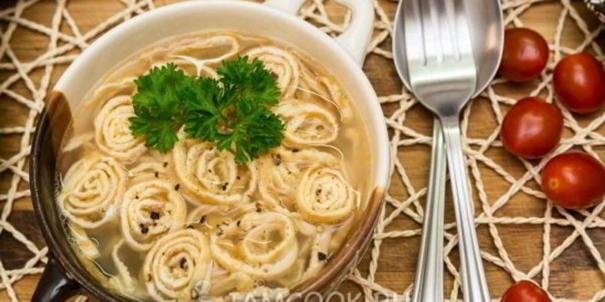 Рецепт бульона с лапшой из яичных блинчиков