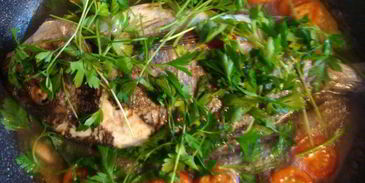 дорада в сумасшедшем бульоне