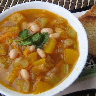 Фасолевый суп на курином бульоне