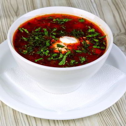 Холодный борщ на курином бульоне