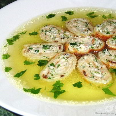 Куриный бульон с блинчиками