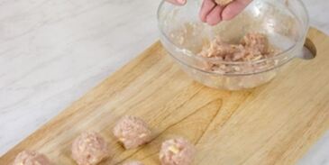 куриный бульон с фрикадельками